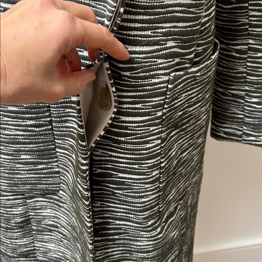 Judith and Charles long zebra striped coat jacket green white collar size 4 - Picture 5 of 15
